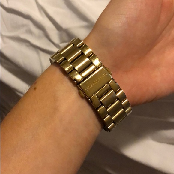 Michael Kors gold watch - Picture 8 of 8